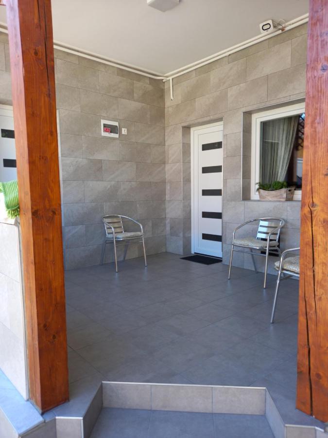 Viola Vendeghaz Bed & Breakfast Pápa Exterior foto